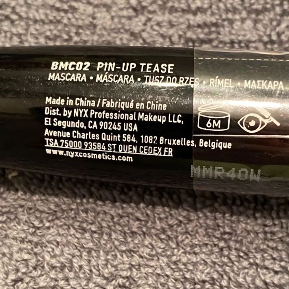 1050 NYX Pin Up Tease Black Mascara Professional Makeup